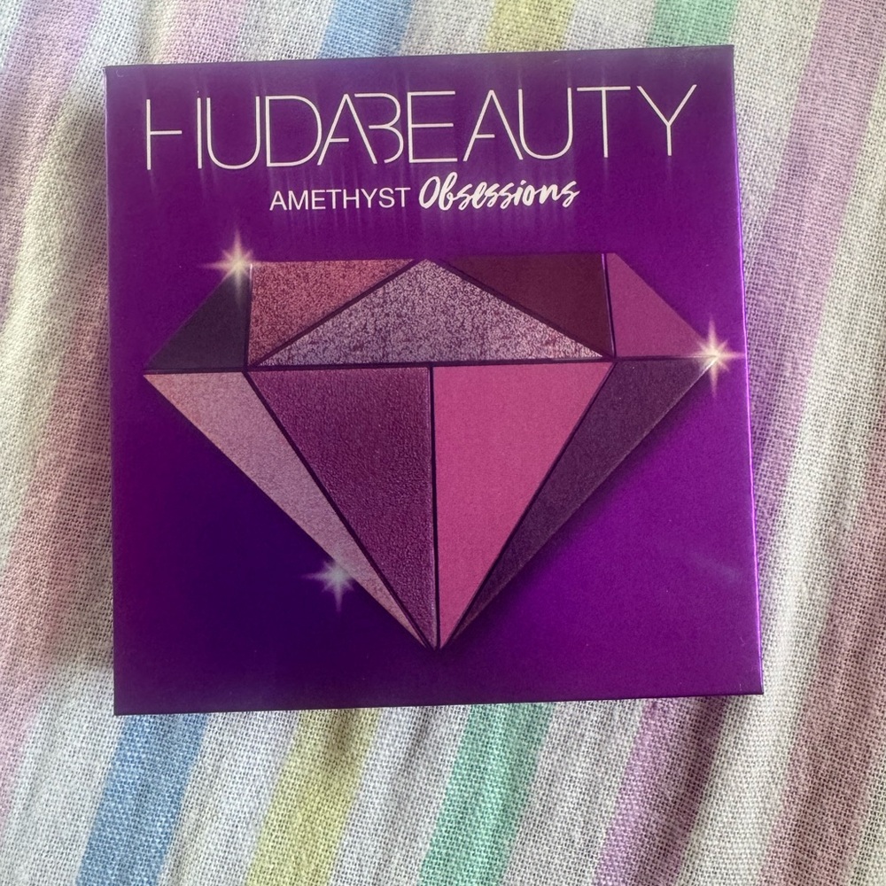 HUDA BEAUTY Amethyst Obsessions Palette with Rich Purples